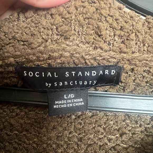 Army Green Sweater - Picture 3 of 3